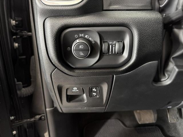 2022 RAM 1500 Laramie 4x4 Crew Cab 5'7 Box