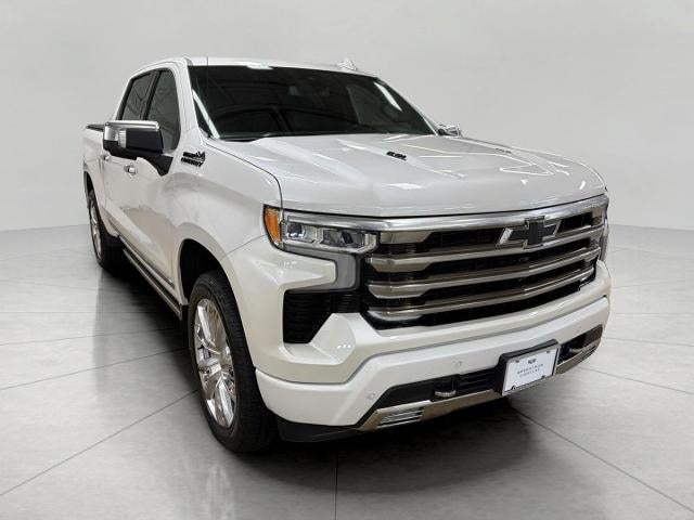 2022 Chevrolet Silverado 1500 4WD Crew Cab 147 High Country
