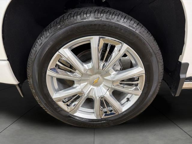 2022 Chevrolet Silverado 1500 4WD Crew Cab 147 High Country