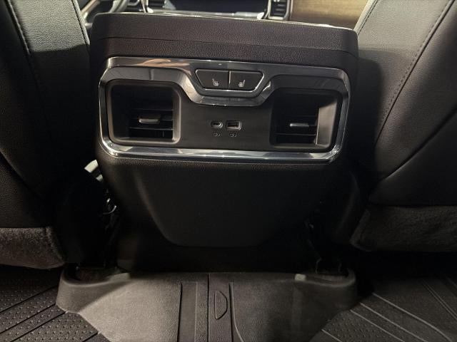 2022 Chevrolet Silverado 1500 4WD Crew Cab 147 High Country