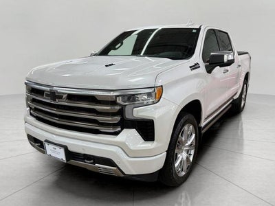 2022 Chevrolet Silverado 1500 4WD Crew Cab 147 High Country