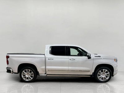 2022 Chevrolet Silverado 1500 4WD Crew Cab 147 High Country