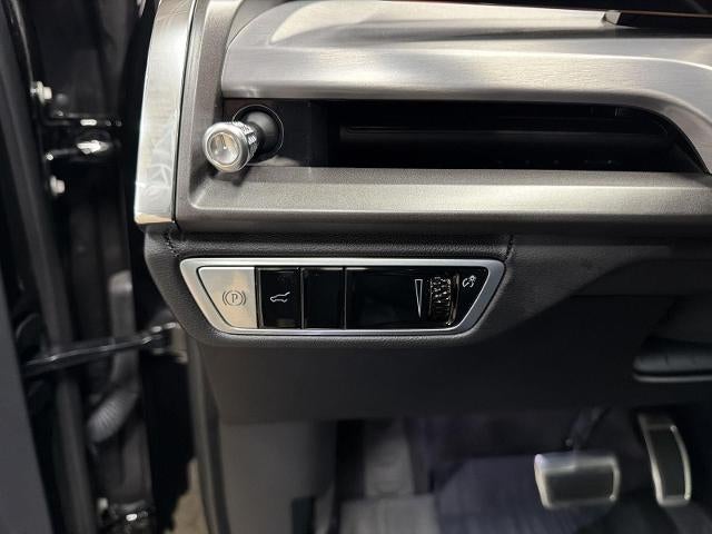 2026 Cadillac VISTIQ AWD 4dr Sport