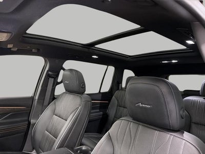 2025 Buick Enclave 4dr Avenir