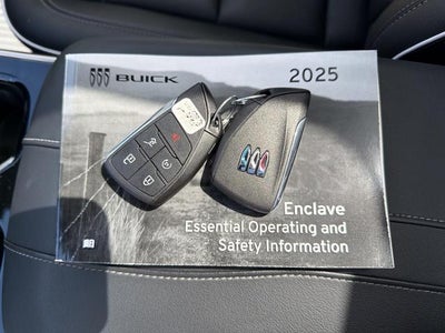 2025 Buick Enclave 4dr Avenir