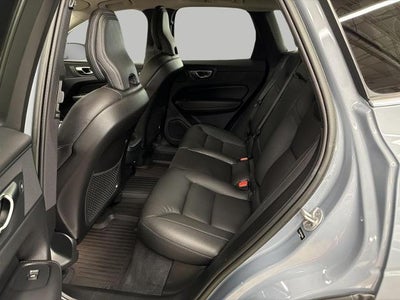 2023 Volvo XC60 B5 AWD Plus Bright Theme
