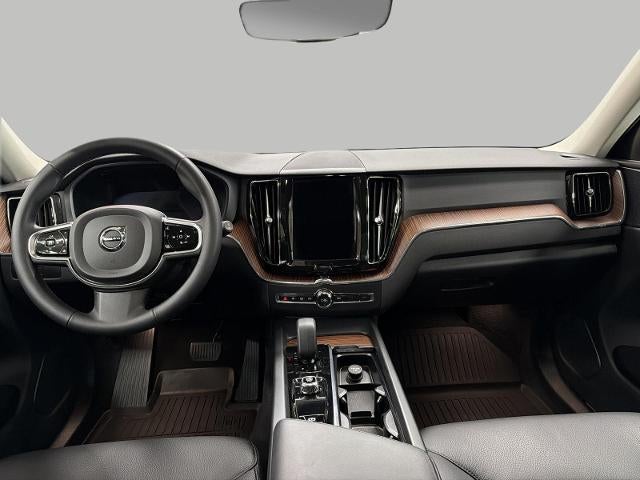 2023 Volvo XC60 B5 AWD Plus Bright Theme