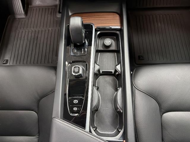 2023 Volvo XC60 B5 AWD Plus Bright Theme