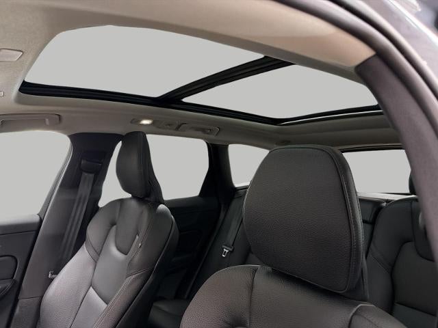 2023 Volvo XC60 B5 AWD Plus Bright Theme