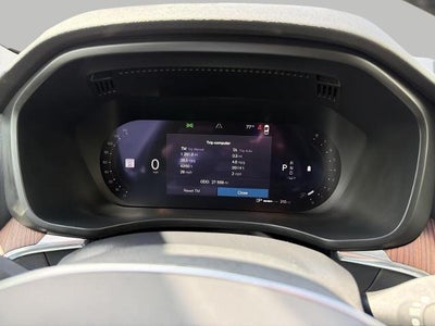 2023 Volvo XC60 B5 AWD Plus Bright Theme