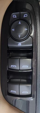 2023 Chevrolet Equinox AWD 4DR PREMIER **DRIVER MEMORY SETTINGS**HD SURROUND VISION**HEATED FRONT & REAR SEATS**