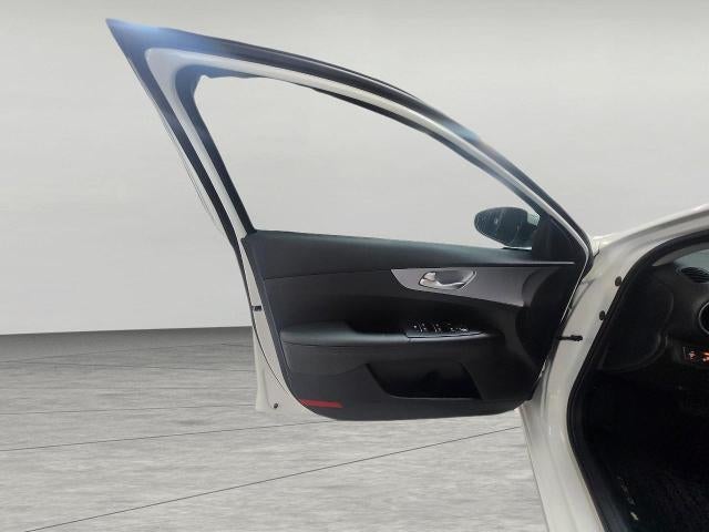 2024 Kia Forte LXS IVT **REMOTE KEYLESS ENTRY**BLIND SPOT COLLISION AVOIDANCE ASSIST**HEATED SIDE MIRRORS**