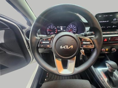 2024 Kia Forte LXS IVT **REMOTE KEYLESS ENTRY**BLIND SPOT COLLISION AVOIDANCE ASSIST**HEATED SIDE MIRRORS**