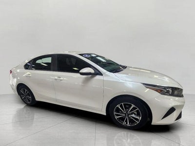 2024 Kia Forte LXS IVT **REMOTE KEYLESS ENTRY**BLIND SPOT COLLISION AVOIDANCE ASSIST**HEATED SIDE MIRRORS**