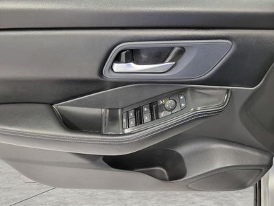 2025 Nissan Rogue AWD SV