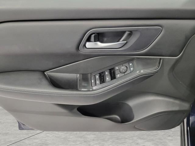 2025 Nissan Rogue AWD SV